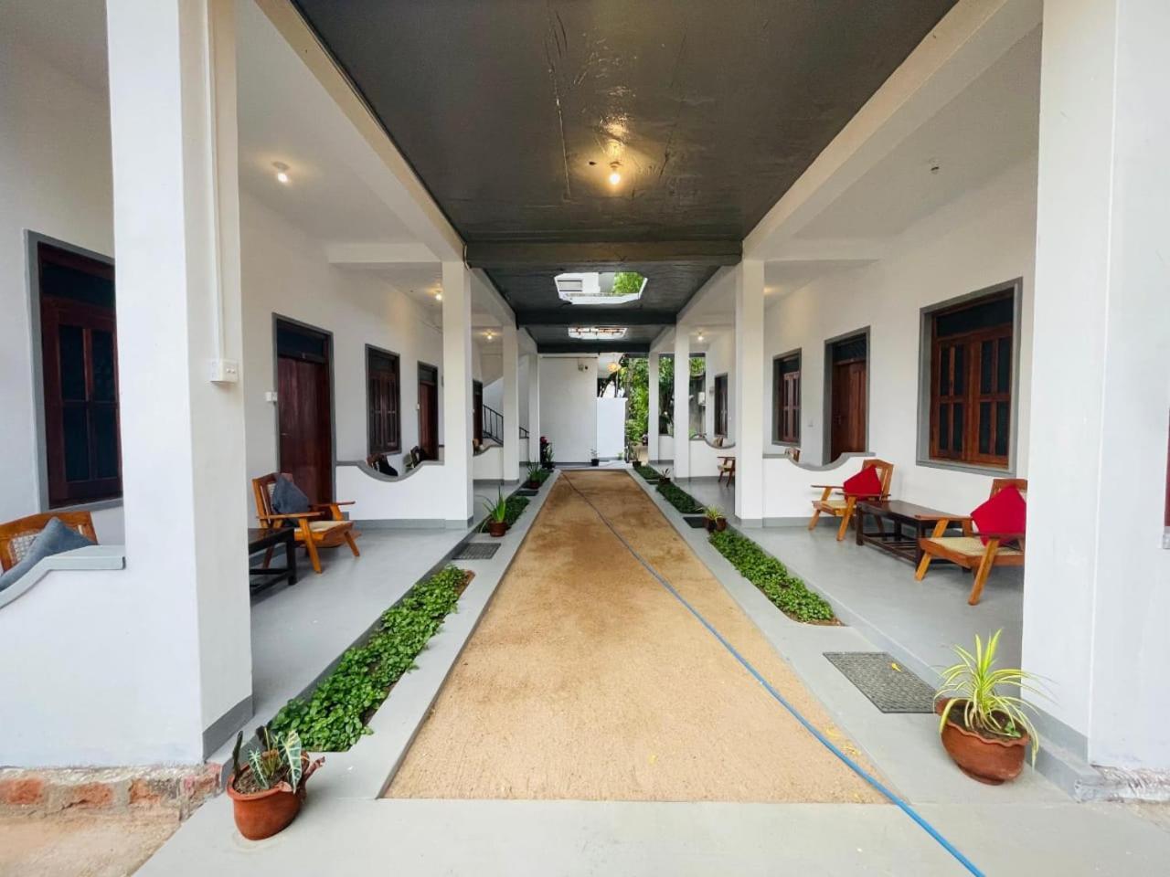 Zimbay Hotel Arugam Bay Buitenkant foto